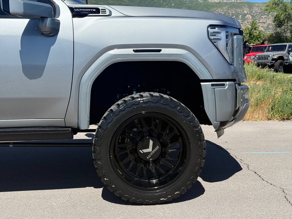 Used 2026 GMC Sierra 3500 Denali Ultimate AWD/4WD image 6