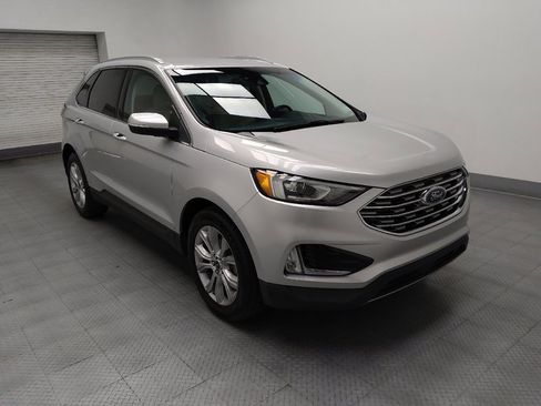 Used 2019 Ford Edge Titanium w/ Cold Weather Package FWD image 13