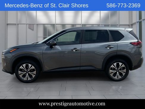 Used 2022 Nissan Rogue SV AWD/4WD image 2