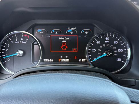 Used 2020 Ford Expedition XLT w/ Equipment Group 202A AWD/4WD image 21