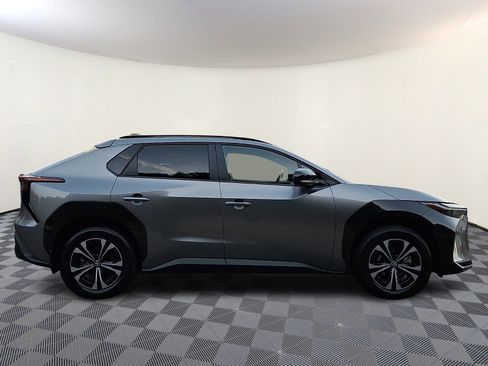 Certified 2025 Toyota bZ4X FWD image 7