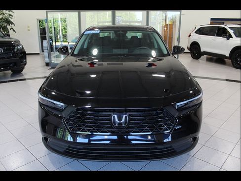 Certified 2023 Honda Accord EX image 2
