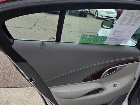 Used 2011 Buick LaCrosse CXL image 12