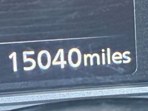 Used 2025 Nissan Versa SV image 39