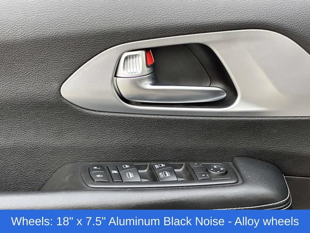 Used 2019 Chrysler Pacifica Touring Plus w/ S Appearance Package FWD image 15