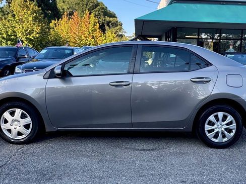 Used 2016 Toyota Corolla LE FWD image 5