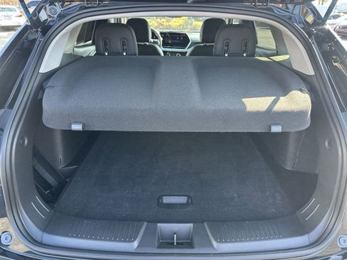 Certified 2025 Chevrolet Trax LT w/ LT Convenience Package image 32