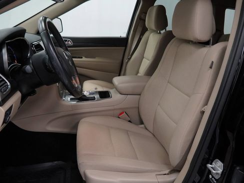 Certified 2022 Jeep Grand Cherokee Laredo E image 18