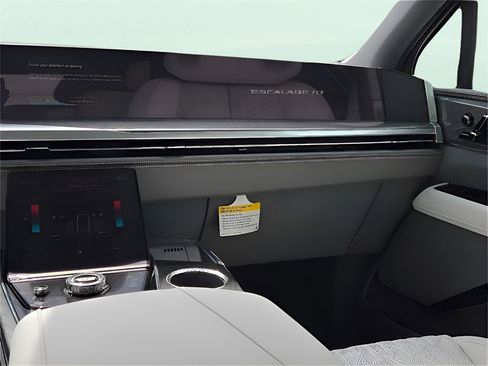 New 2026 Cadillac Escalade IQ Luxury 1 w/ LPO, Floor Liner Package image 22