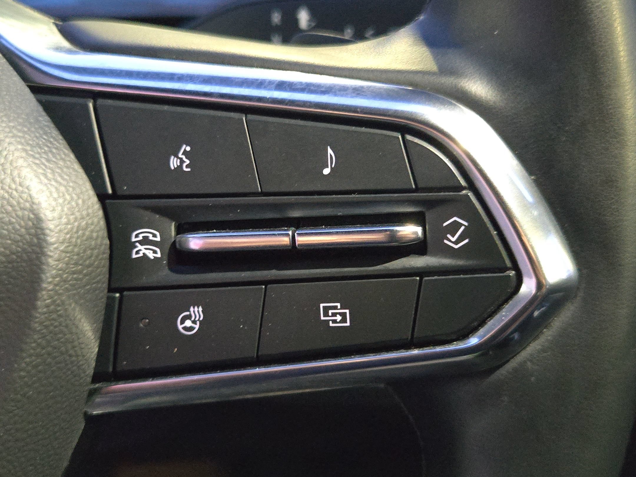 Used 2025 Chevrolet Equinox LT w/ Convenience Package II FWD image 27