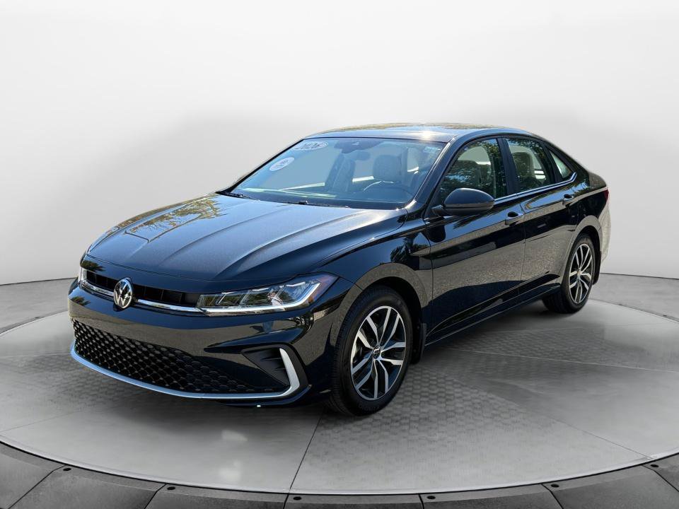 Certified 2026 Volkswagen Jetta SE FWD image 3