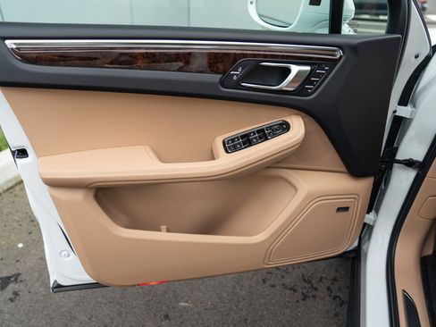 New 2026 Porsche Macan image 10