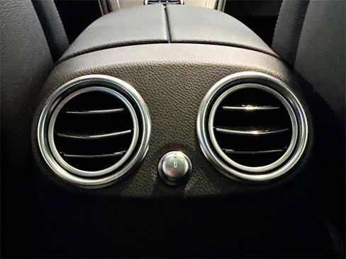 Used 2017 Mercedes-Benz GLC 300 4MATIC image 27