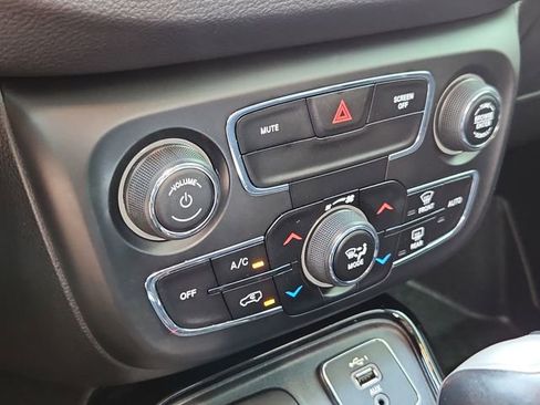 Used 2019 Jeep Compass Limited AWD/4WD image 29
