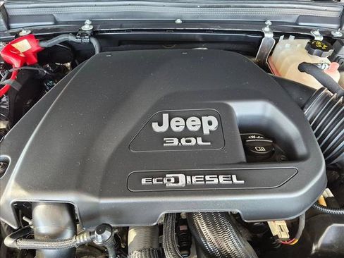 Used 2021 Jeep Wrangler Unlimited Rubicon w/ Dual Top Group AWD/4WD image 23