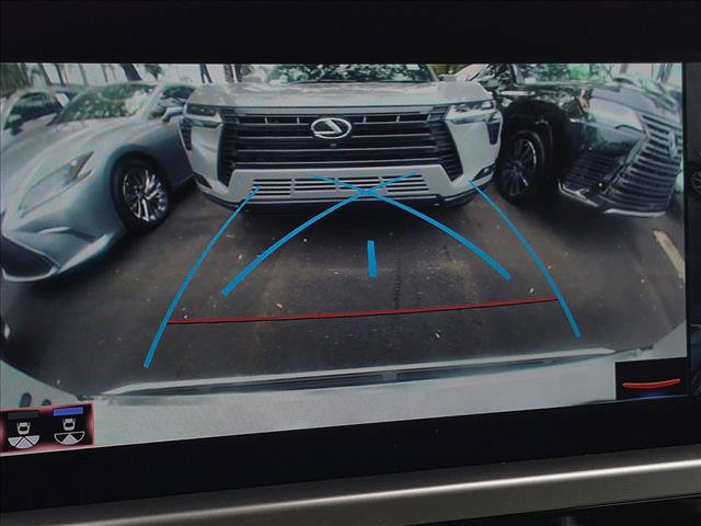 Certified 2022 Lexus GX 460 Luxury w/ Accessory Package AWD/4WD image 12