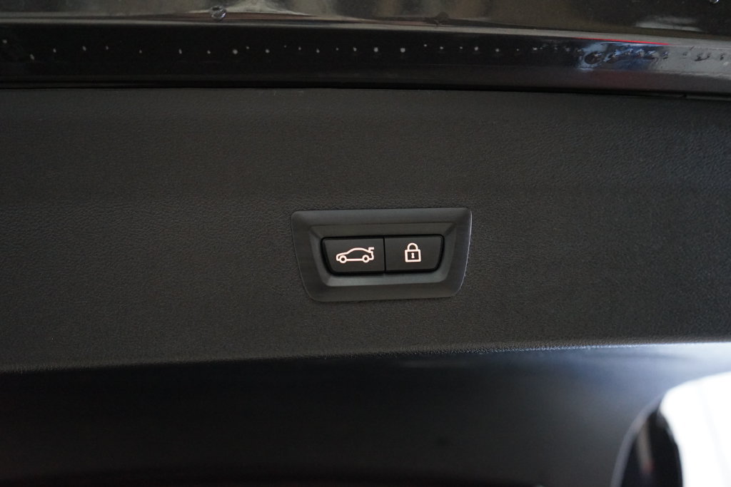 Used 2022 BMW X4 xDrive30i w/ Parking Assistance Package AWD/4WD image 54