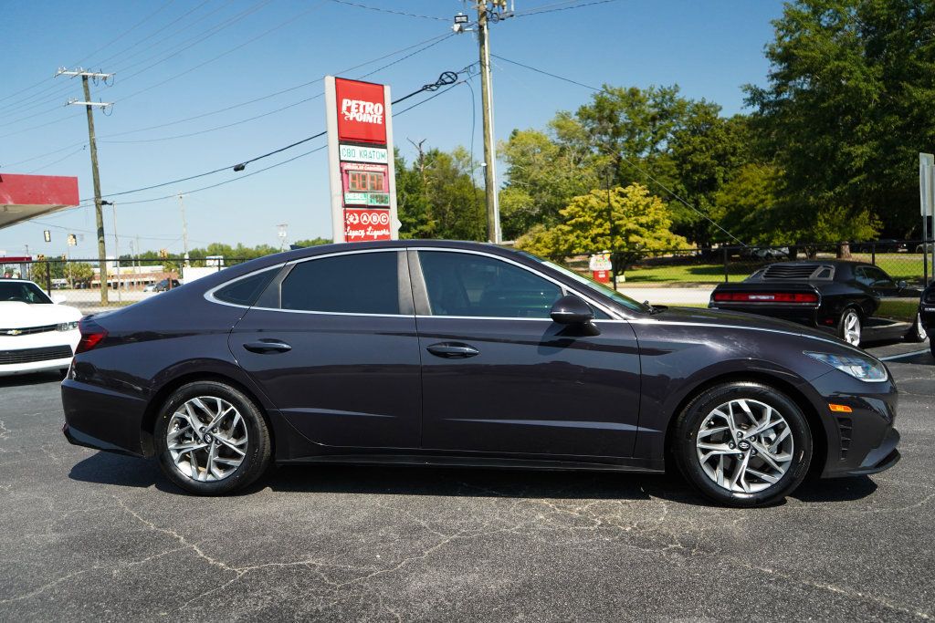 Used 2023 Hyundai Sonata SEL w/ Convenience Package FWD image 2