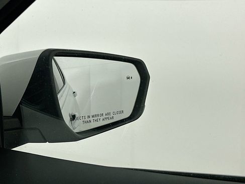 Used 2021 Chevrolet Equinox LT image 25