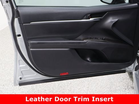 Used 2022 Toyota Camry SE image 12