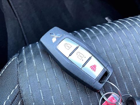 Used 2023 Mitsubishi Outlander ES image 14