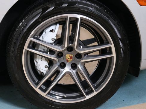 Used 2021 Porsche Macan Turbo AWD/4WD image 2