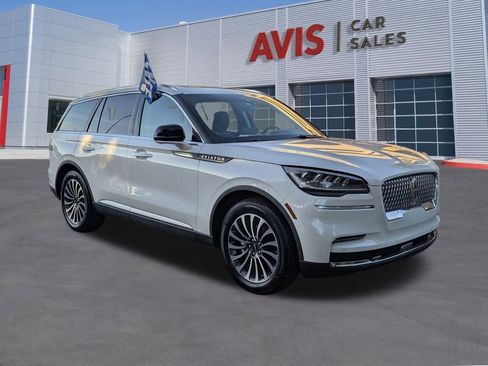 Used 2023 Lincoln Aviator Reserve image 3