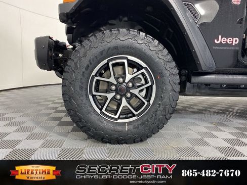 New 2026 Jeep Wrangler Unlimited Rubicon w/ Steel Bumper Group AWD/4WD image 9