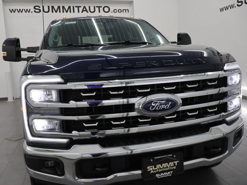 Used 2023 Ford F350 Lariat w/ FX4 Off-Road Package AWD/4WD image 22