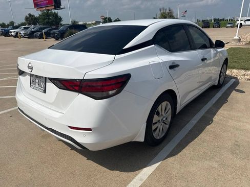 Used 2025 Nissan Sentra S FWD image 2