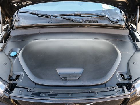 Used 2021 Volvo XC40 P8 Recharge w/ Advanced Package image 27