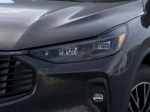 New 2026 Ford Escape SE w/ PHEV Premium Package FWD image 18