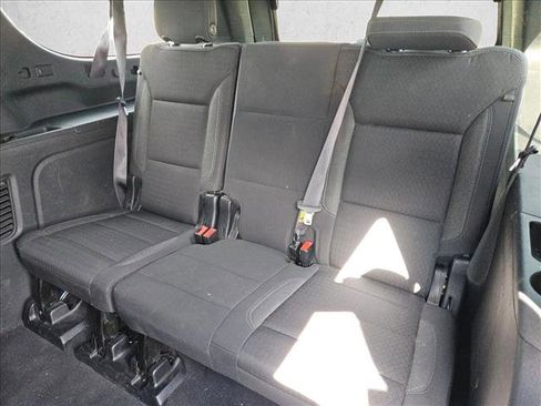 Used 2024 GMC Yukon XL SLE image 15