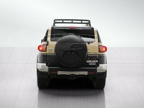 Used 2011 Toyota FJ Cruiser 4WD w/ Upgrade Pkg image 4