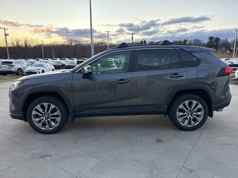 Used 2023 Toyota RAV4 XLE Premium image 4