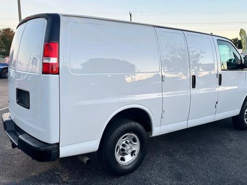 Used 2021 Chevrolet Express 2500 w/ Driver Convenience Package RWD image 5
