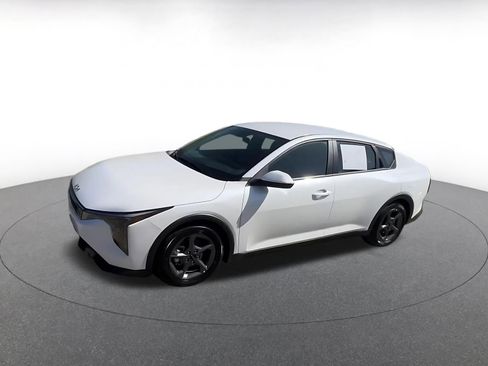 Used 2025 Kia K4 LXS image 8