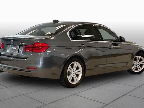 Used 2018 BMW 330i Sedan w/ Convenience Package RWD image 11