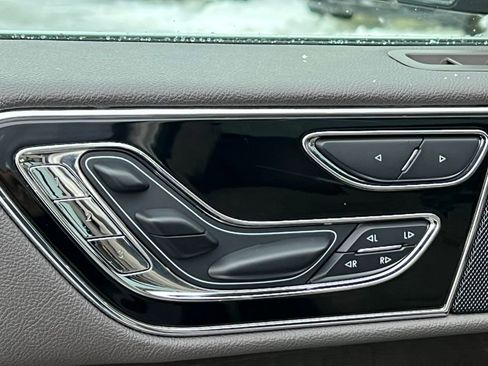 Used 2024 Lincoln Navigator L Reserve w/ Monochromatic Package image 19