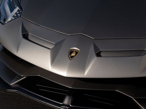 Used 2019 Lamborghini Aventador SVJ image 13
