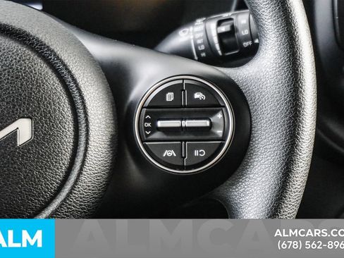 Used 2025 Kia Soul LX w/ LX Technology Package FWD image 24