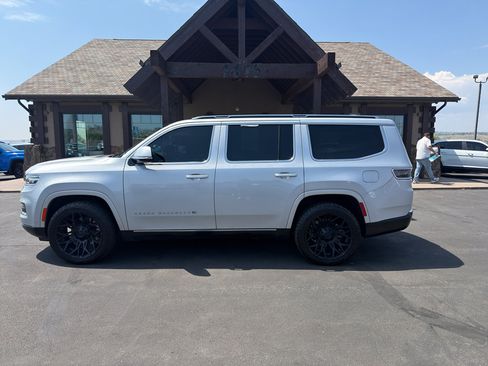 Used 2022 Jeep Grand Wagoneer Series I AWD/4WD image 1