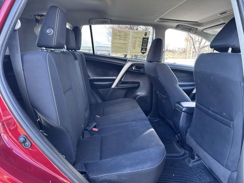 Used 2018 Toyota RAV4 XLE image 23