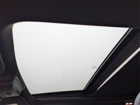 Certified 2022 Ford F250 Lariat w/ Black Appearance Package image 20