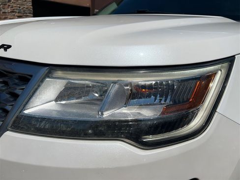 Used 2017 Ford Explorer Platinum AWD/4WD image 18
