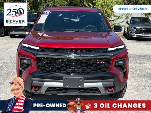 Used 2024 Chevrolet Traverse Z71 AWD/4WD image 3