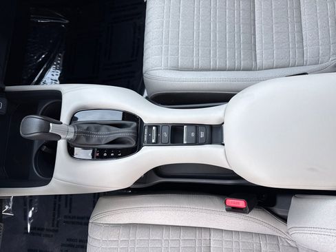 Used 2025 Honda HR-V LX image 26