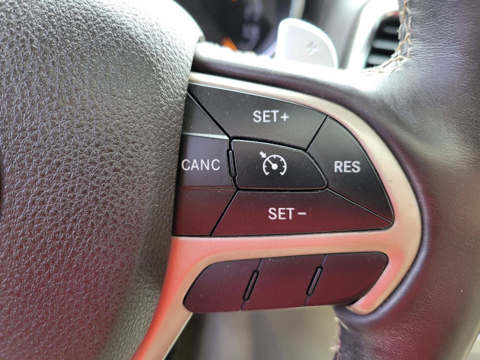 Used 2014 Jeep Grand Cherokee Overland AWD/4WD image 19
