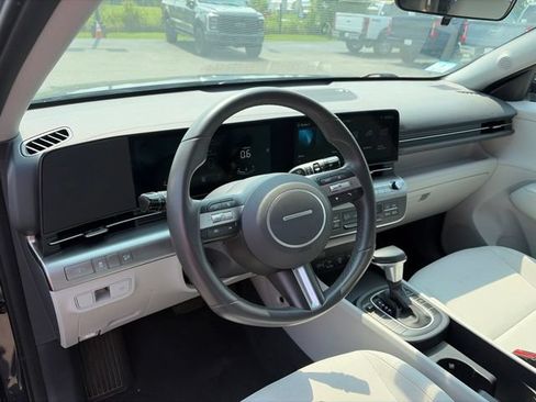 Used 2025 Hyundai Kona SEL AWD/4WD image 8