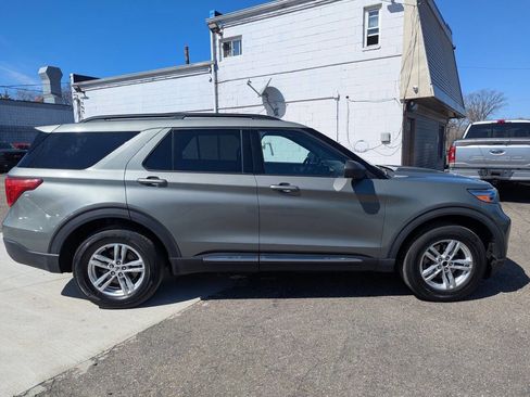 Used 2020 Ford Explorer XLT w/ Comfort Package image 8